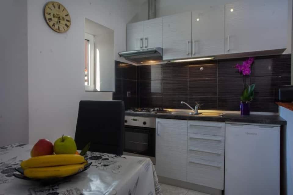 Historic Luxury Old Town Apartment Zadar Exterior photo